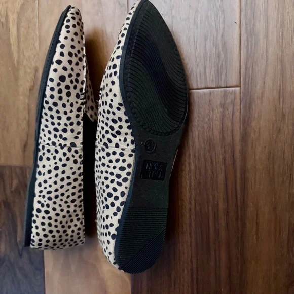 Time and Tru Women's Cream and Black Cheetah Ballet Flats - Picture 5 of 6